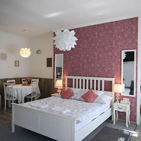 Foglal-Lak Apartman Eger Exteriér fotografie