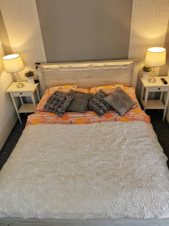 Foglal-Lak Apartman Eger Exteriér fotografie